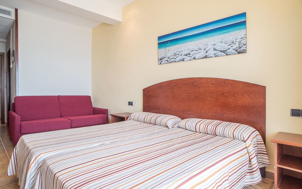 4r Miramar Hotel 3*
